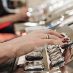 Игровой автомат Gates of Olympus 1000 с античной тематикой